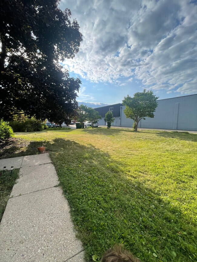 Foto del edificio - 18740 W Hoffman Ave