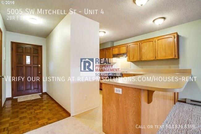 Building Photo - 5005 SW Mitchell St