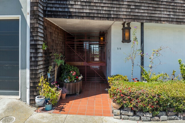Entrance - 55 Bret Harte Ter