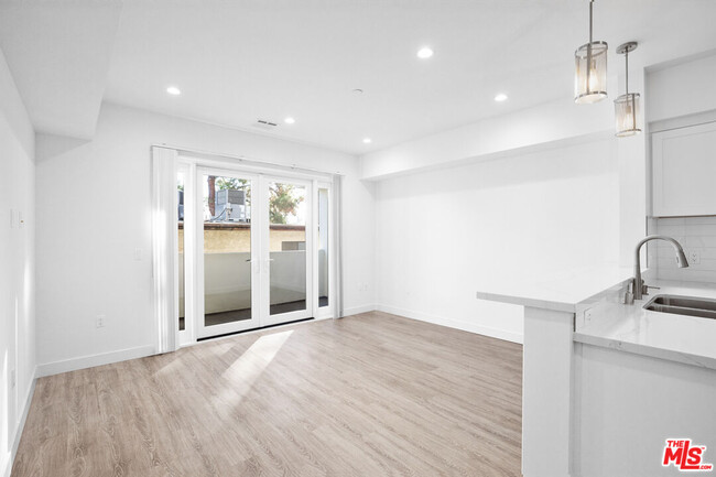 Foto del edificio - 4114 Vantage Ave