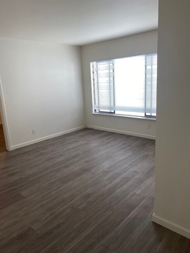 Foto del edificio - 324 32nd Ave