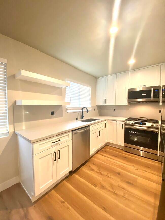 15962 S Myrtle Ave Unit 3, Tustin, CA 92780 15962 S Myrtle Ave Tustin