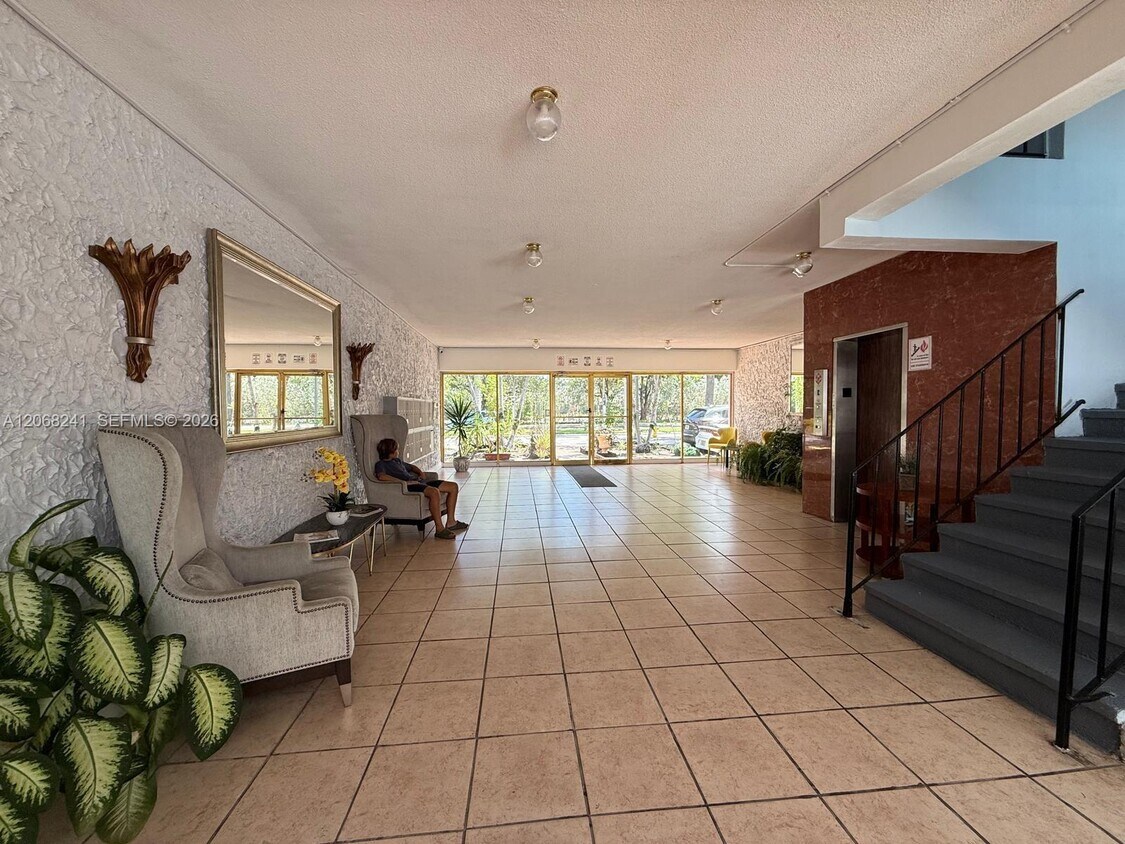 Foto del edificio - 1735 NE 164th St