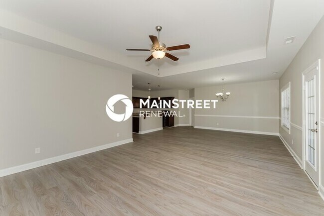 Foto del edificio - 4 Bedroom Pet-Friendly Home in Spring Hill, TN with Main Street Renewal