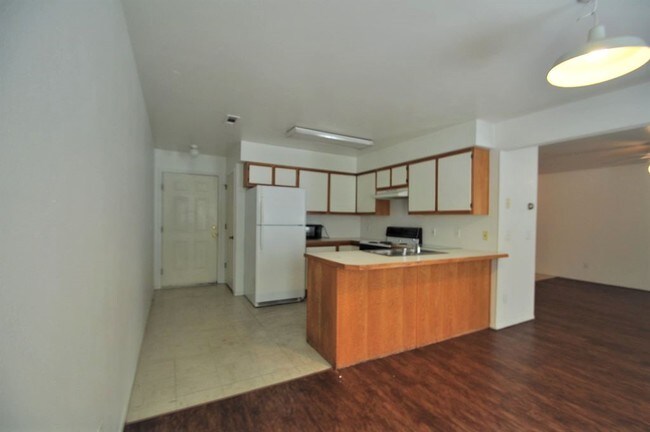 Building Photo - 1002 N Molly Ct