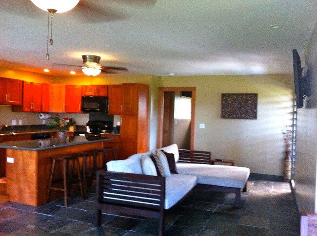 Foto del edificio - 68-615-615 Farrington Hwy