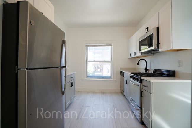 Building Photo - 66 Chester St