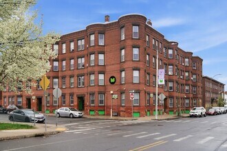 Building Photo - 194 Lyman St