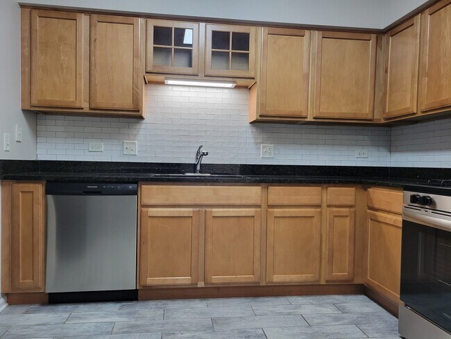 Foto del edificio - 3451 N Carriageway Dr