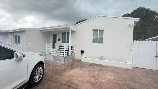 Foto del edificio - 434 Tamiami Blvd