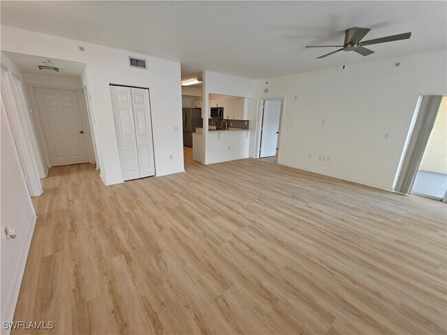 Building Photo - 6490 Aragon Way