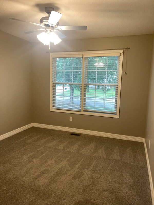 Foto del edificio - 547 Slate Ln