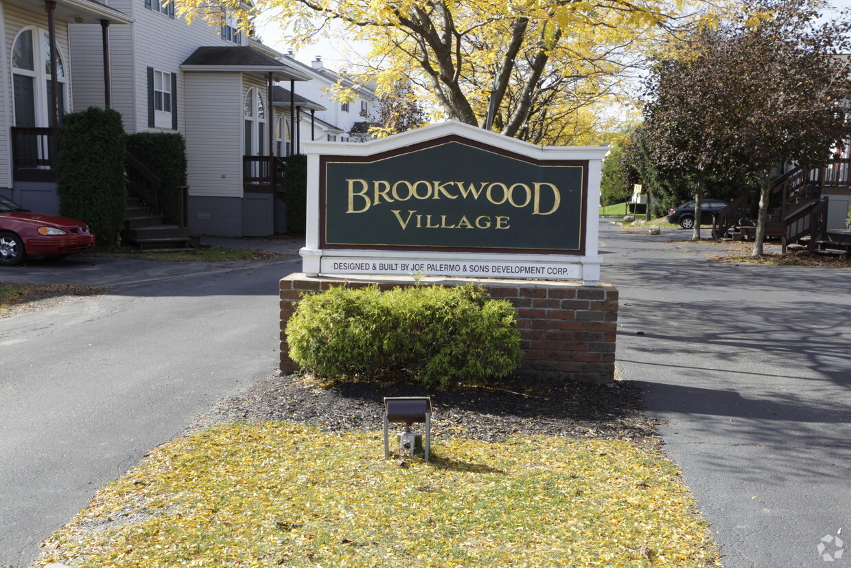 Foto principal - Brookwood Village