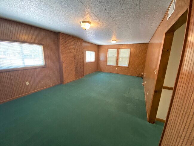 Living Room - 5895 Heckert Rd