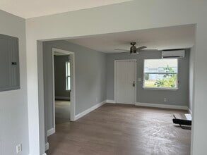 Building Photo - 840 Almeria Rd
