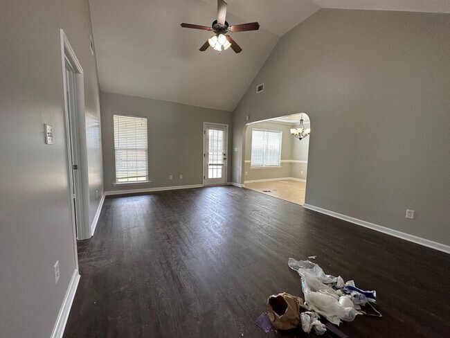 Building Photo - 913 Arbor Springs Cir