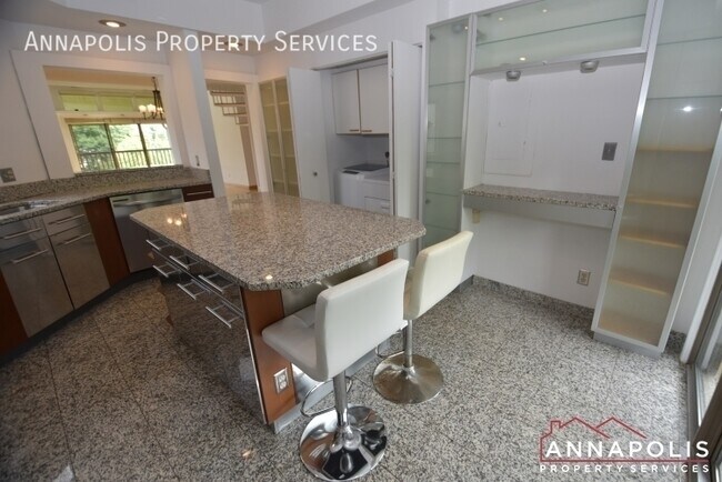 Building Photo - 2106 Chesapeake Harbour Dr