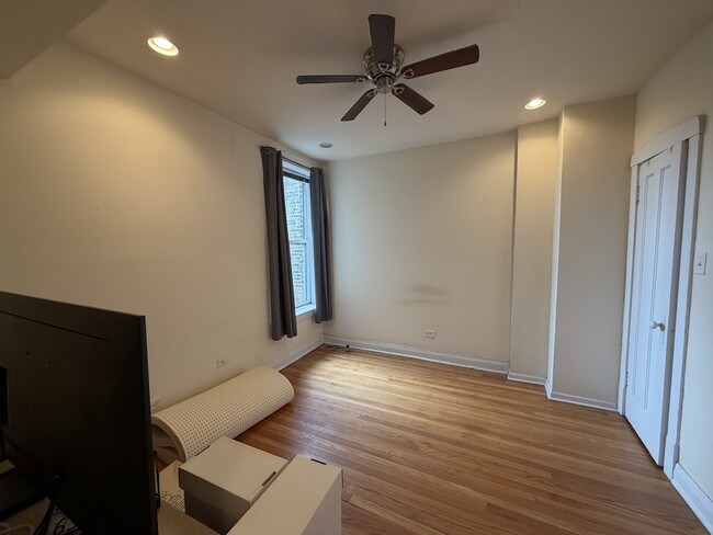 Foto del edificio - 4621 N Rockwell St