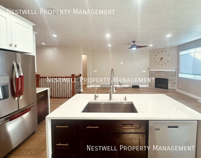 Foto del edificio - 15098 Pledge Dr