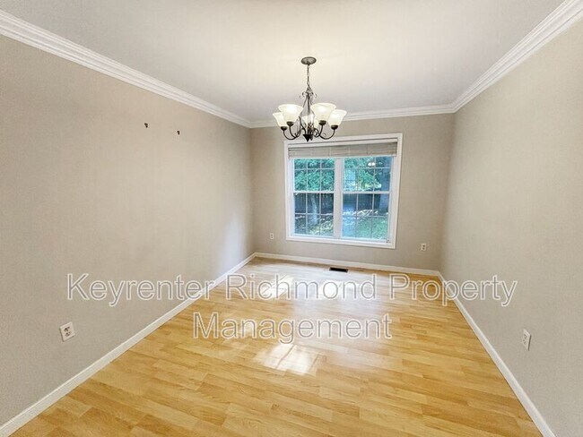 Foto del edificio - 7607 Blue Cedar Dr