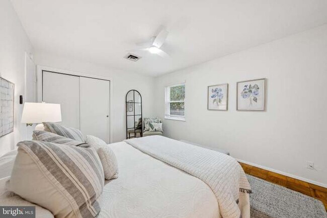 Foto del edificio - 6206 Yosemite Dr