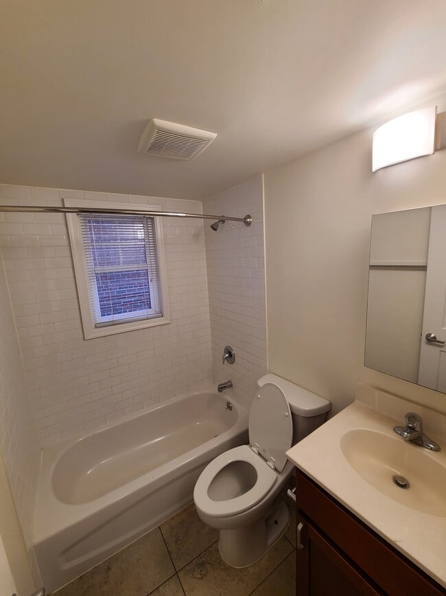 Photo - 617 Hamlin St NE Apartment