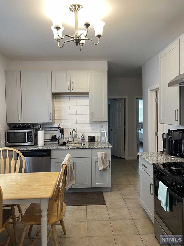 Foto del edificio - 103 Knapp Ave