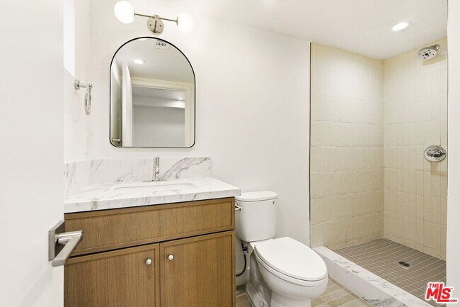 Foto del edificio - 1122 Beachwood Dr