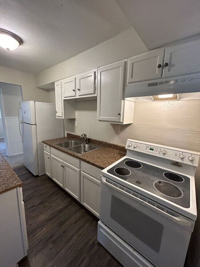 Building Photo - Cozy 3-Bedroom Home in a Convenient and Fa...