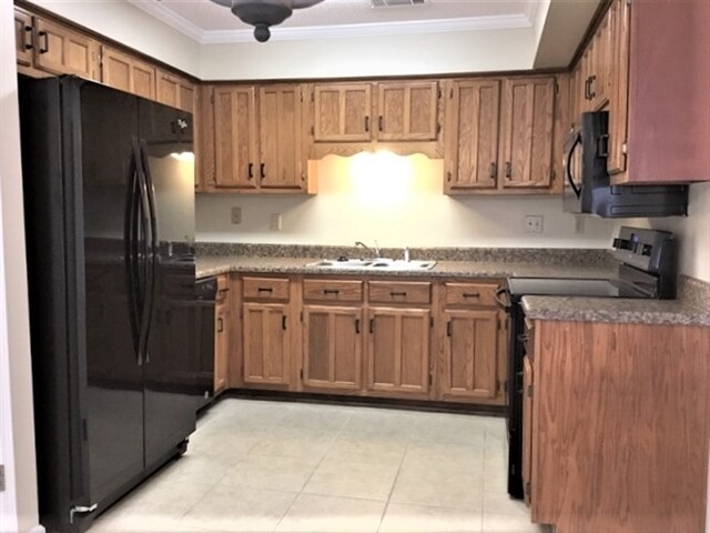 Building Photo - 9466 Kaki Lane