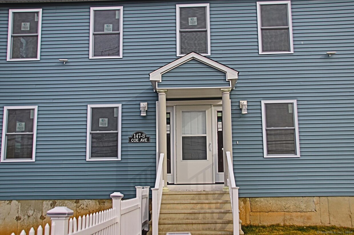 Primary Photo - 147 Coe Ave