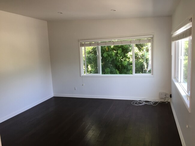 Building Photo - 117 N Lucia Ave