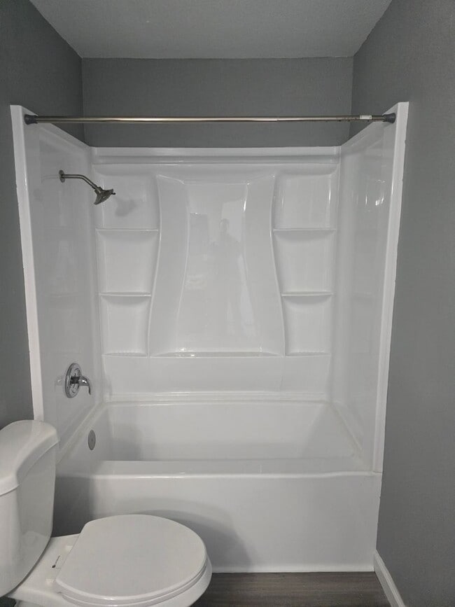 Foto del edificio - Large 1 Bed 1 Bath Condo