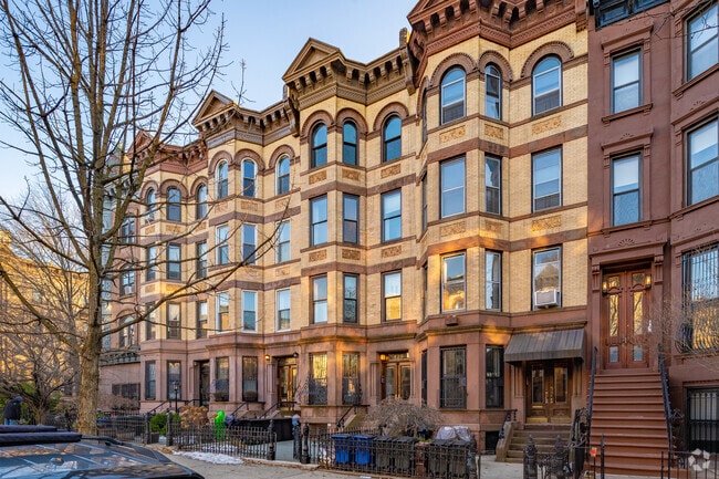 Building Photo - 430 3rd St
