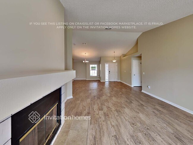 Foto del edificio - 1054 Providence Ln