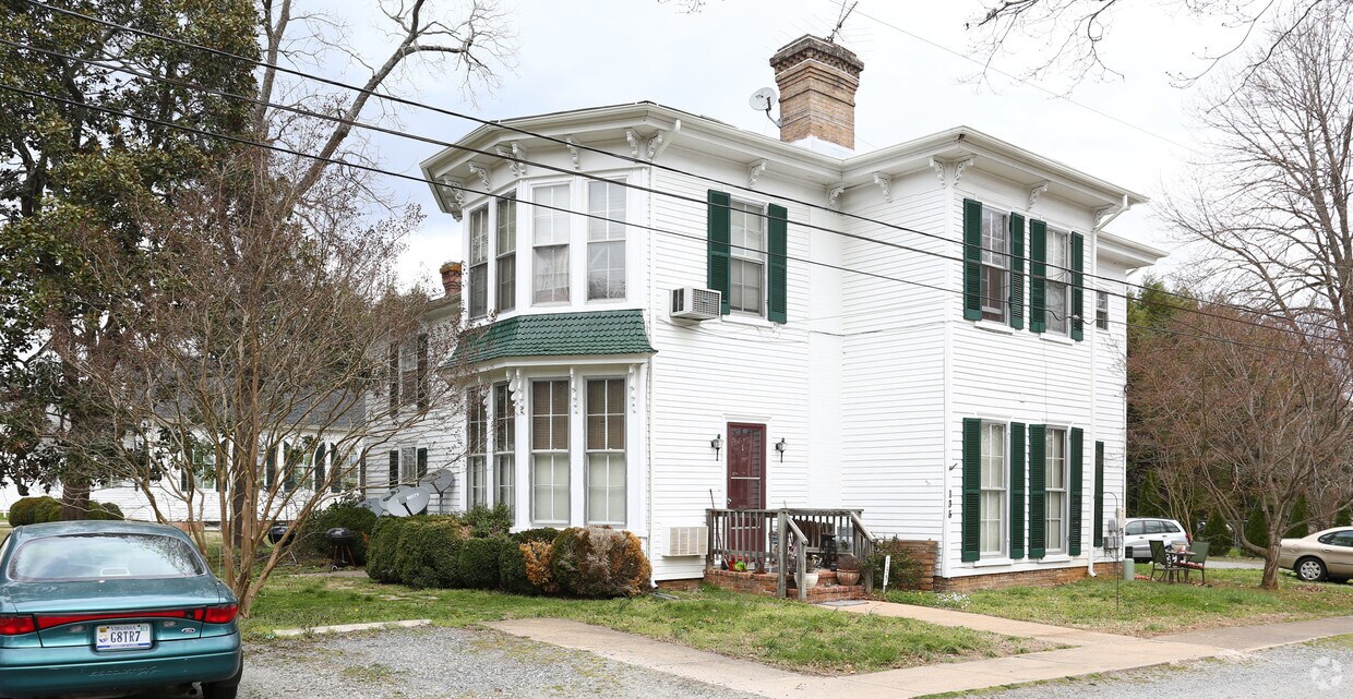 Primary Photo - 135 S Main St
