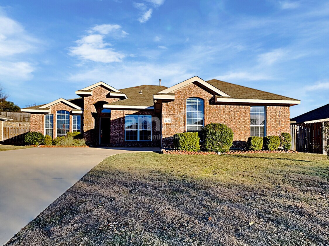 Foto principal - 2710 Beacon Hill Dr