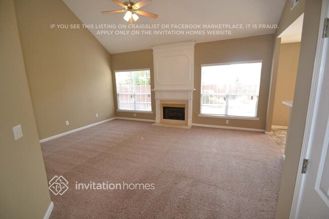 Building Photo - 2482 Lakebrooke Dr