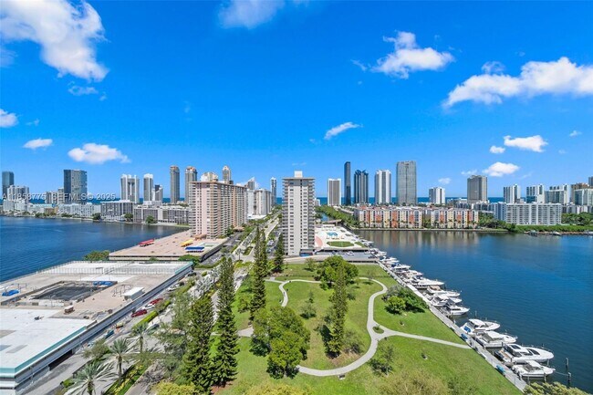 Foto del edificio - 290 174th St St