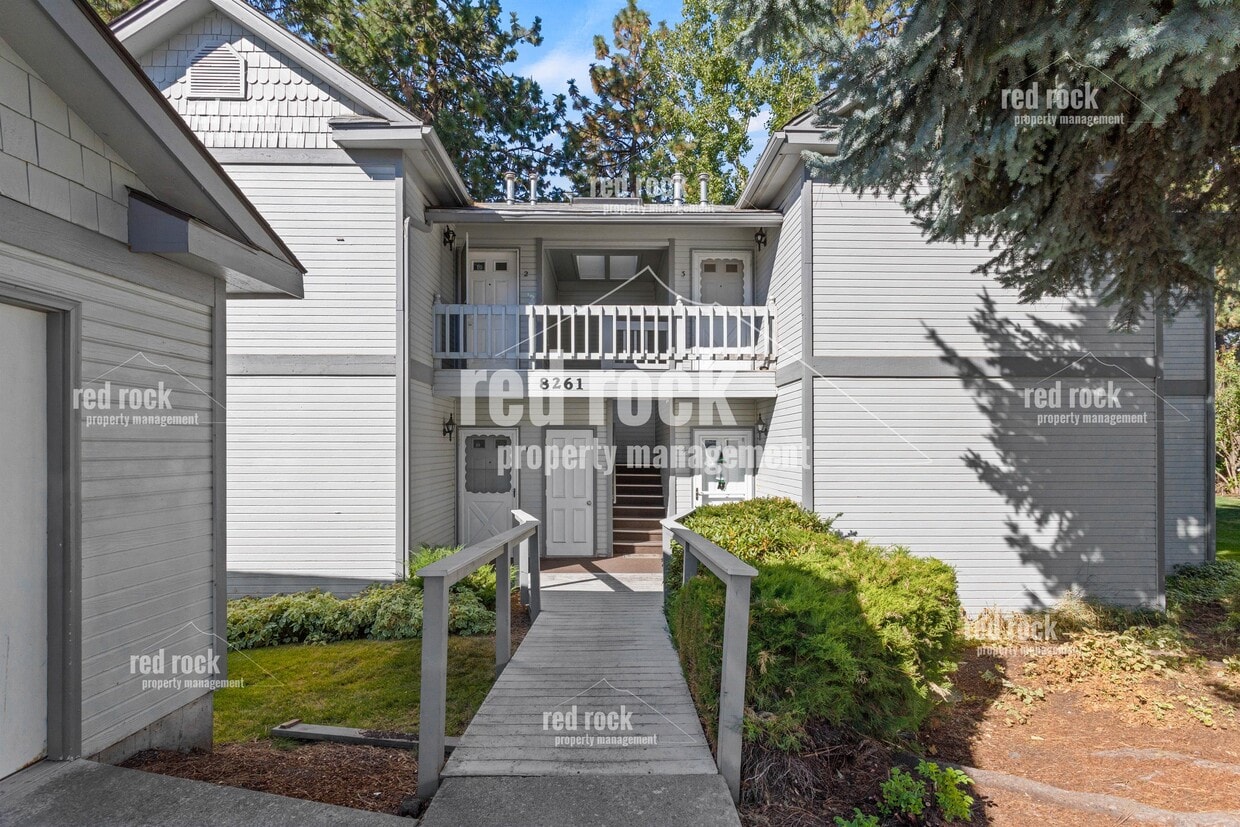 8261 N Ridgewood Dr, Hayden, ID 83835 Townhome Rentals in Hayden ID