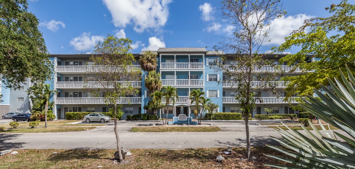 Luna At Hollywood Apartments Fl Primary Photo Luna At Hollywood