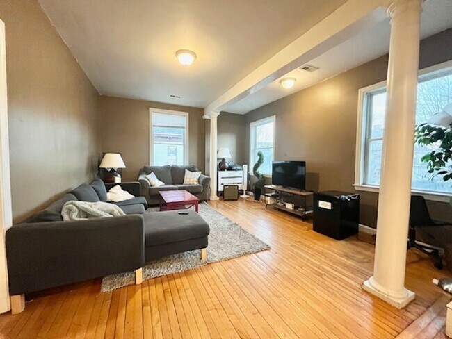 Building Photo - 36 Farrington Ave
