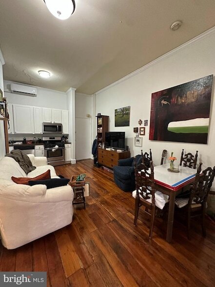 Photo - 1324 Pine St Apartment