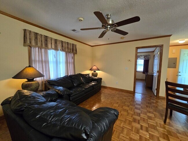 Foto del edificio - 4665 Ellerbe Mill Rd