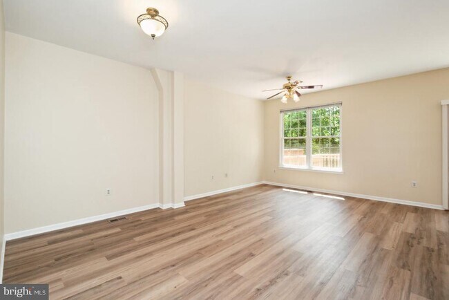 Building Photo - 5829 Stream Pond Ct