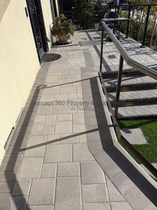 Foto del edificio - 237 Novara Dr