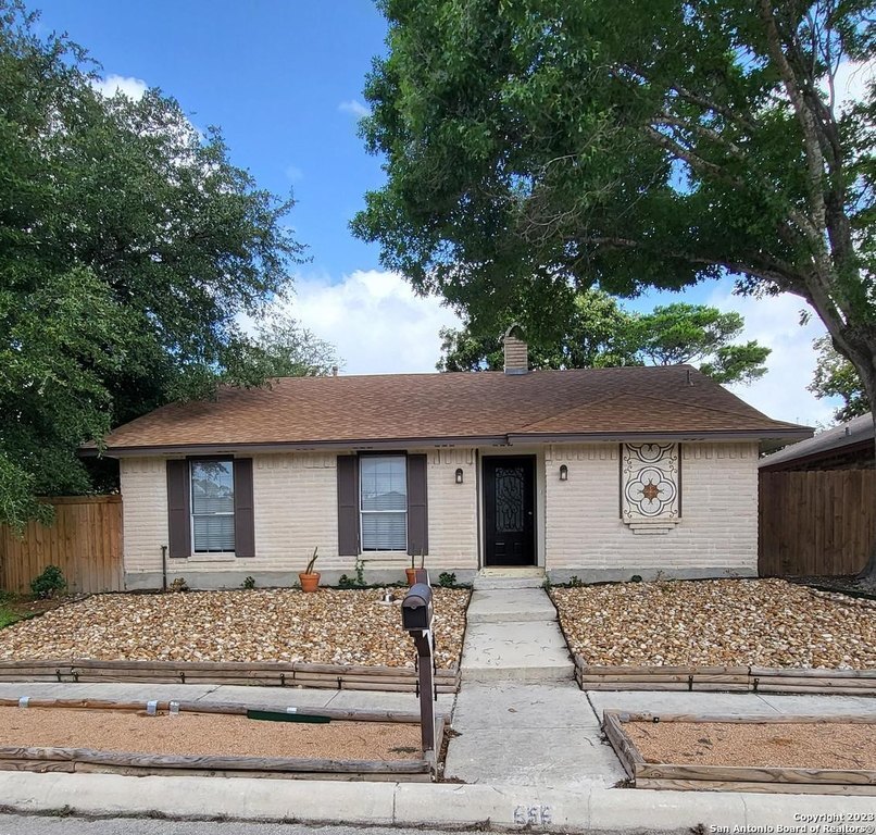 Primary Photo - 656 Fern Meadow Dr