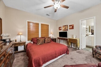 Building Photo - 3040 Bayshore Dr