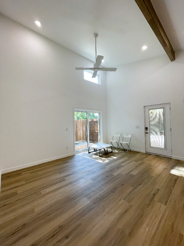 Foto del edificio - 610 E 8th St