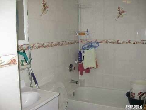 Foto del edificio - 114-15-114-14 14th Rd